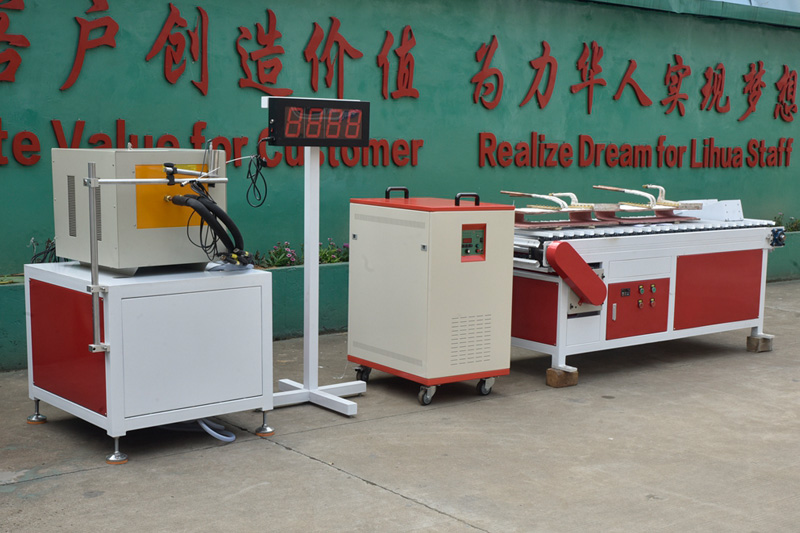 The automatic feeder and induction heating equipment form a simple forging heating furnace